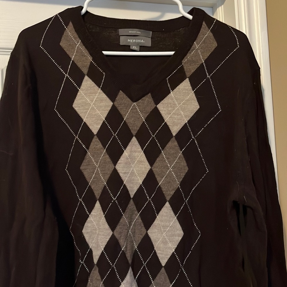 Men’s lightweight sweater.  XL